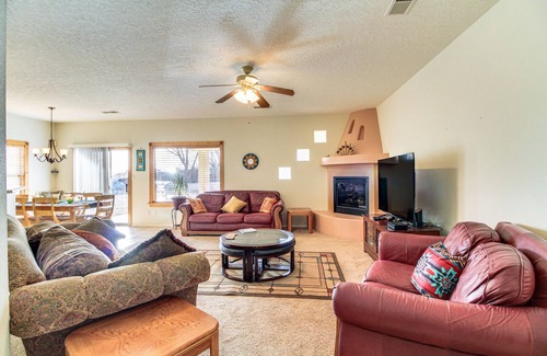 Westside House | Lovely Albuquerque Home w/ Patio, 5 Mi to Old Town