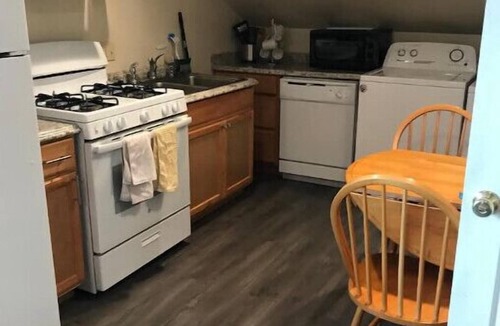 Medford Apartment | 1-bedroom apartment just 6 minutes drive to Lithia & Driveway Fields