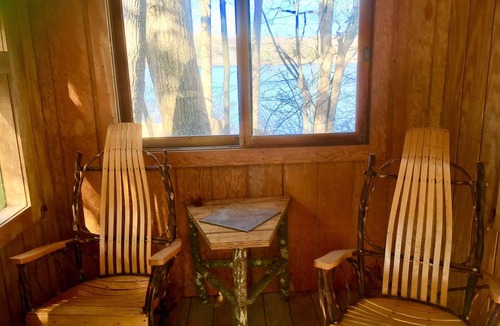 Goshen House | 160 feet of lakefront in the bucolic Litchfield Hills.