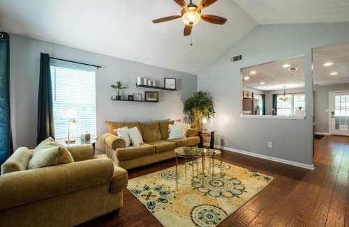 Emerson House | 18 Larkspur Ln Emerson