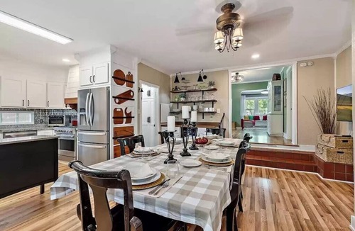 Medford House | 1930s Queen Anne Historic Downtown Retreat