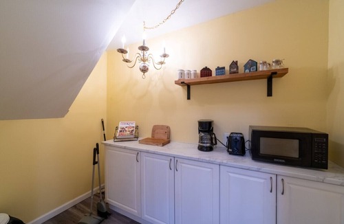 Winchester Apartment | 1st Floor The Inn at Highland Lake