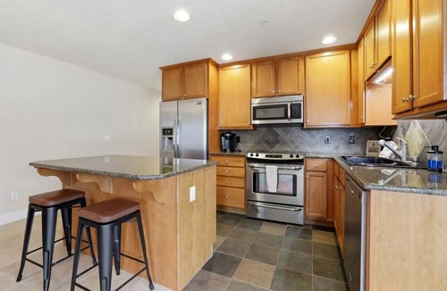 Rockaway Beach Apartment | 2 Bedroom Condo in the Heart of Rockaway Beach
