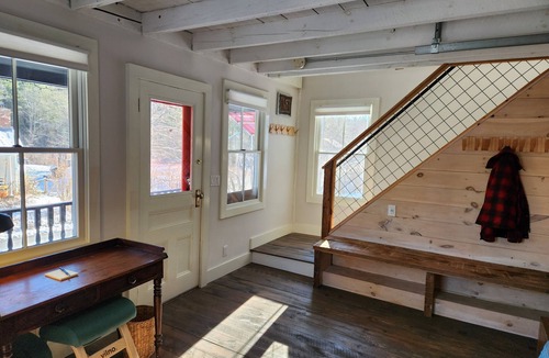 New Marlborough Cottage | 2-bedroom cottage close to hiking and swimming with AC