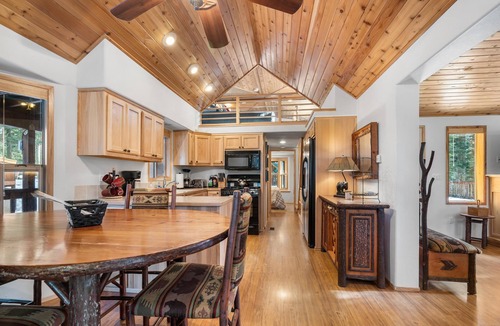 Ashland Cabin | 2 cabins with 4 bedrooms, hot tubs, dining room and full kitchen.
