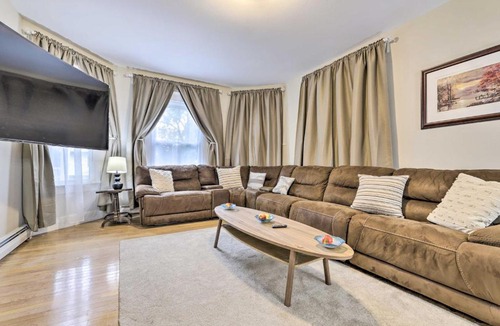 Memorial Square Apartment | 2 Mi to Downtown: Springfield Apt w/Balcony!