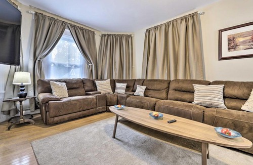 Memorial Square Apartment | 2 Mi to Downtown: Springfield Apt w/Balcony!