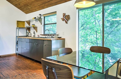 Blackshear-Prospect Hill Apartment | 2 Mi to Dtwn: Pet-Friendly Austin Studio w/Yard