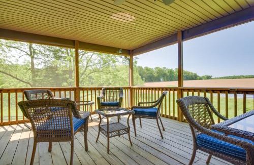 Stewartstown House | 2 Mi to Wineries: Calm Cottage on 90 Acres w/Barn