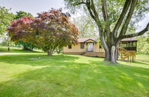 Stewartstown House | 2 Mi to Wineries: Calm Cottage on 90 Acres w/Barn