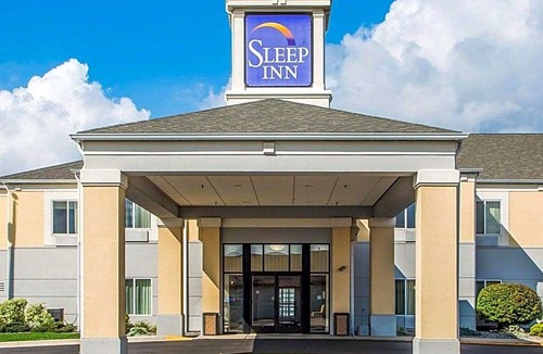 Wisconsin Rapids Hotel | 2-Star Hotel ∙ Sleep Inn & Suites Wisconsin Rapids