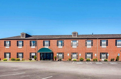 Bangor Hotel | 2-Star Hotel ∙ Quality Inn at Bangor Mall