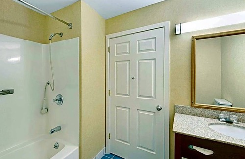 Kittery Hotel | 2-Star Hotel ∙ Ramada by Wyndham Kittery