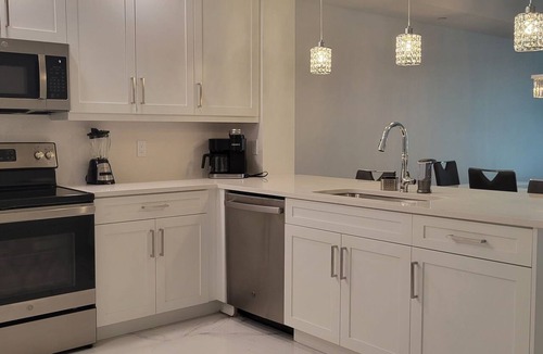 Island Estate Condo | 206, Water View-Clearwater Bch in 6 min, Pool/Gym