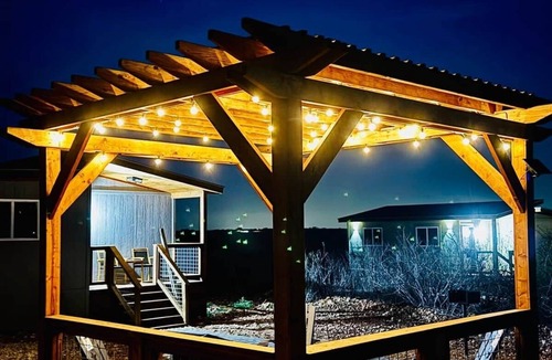 Yancey House | 22 Eleven Claystone cozy cabin BBQ grill, Firepit, Pergola