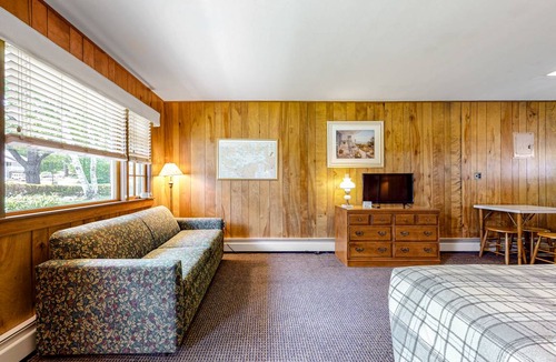 Alton Bay Hotel | 28 m² Hotel ∙ 4 guests