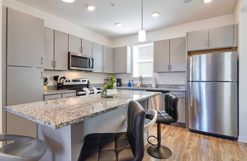 Pelham Villa | 3 BR 2 Bath Townhouse w 2 car garage