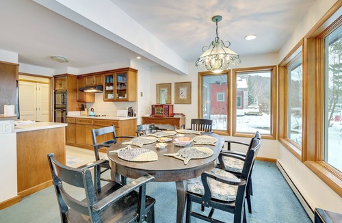 Maple City House | ~ 4,000 Sq Ft Cabin on Glen Lake: Deck & Views!