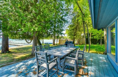 Maple City House | ~ 4,000 Sq Ft Cabin on Glen Lake: Deck & Views!