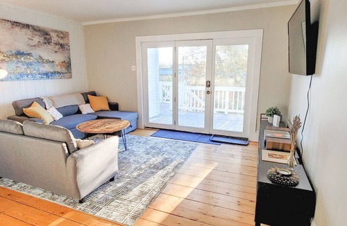 Amesbury Apartment | 4 Corners At Amesbury Downtown Pet Friendly