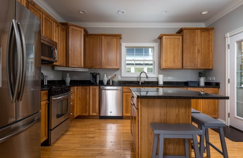 South Haven House | 5 Bedroom Coastal Beach House - 2 Blocks to South Beach!