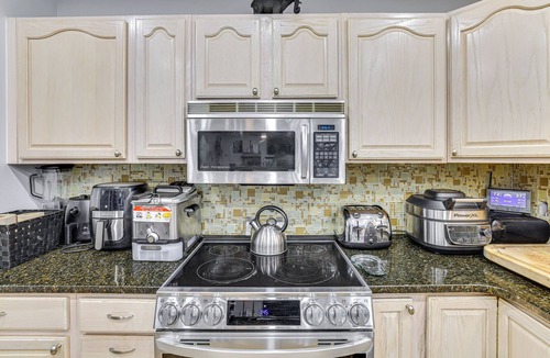 Stroudsburg House | 7 Mi to Slopes: Family Getaway in Stroudsburg