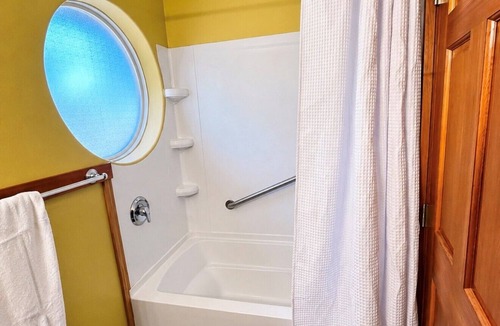 Waldport Apartment | A Pacific View - Waldport