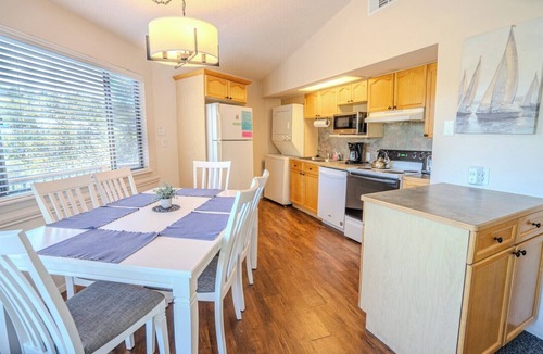 Lakeway Villa | Acacia #17 - Secluded Treehouse with Resort Hot Tub
