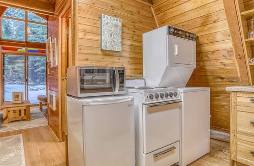 Rhododendron Cabin | Adorable A-Frame of Mind Retreat for quiet romantic getaways
