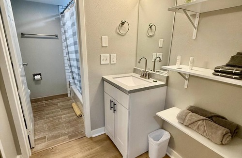 South Central Omaha Apartment | Aksarben Haven Steps from UNO and Dining!