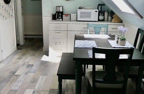 Southwest Harbor Apartment | Anny's Treetop on the Quietside Mt Desert Island,& Acadia National Park