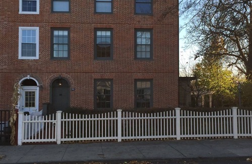 Hudson Apartment | Apartment In Historic 1785 Thomas Jenkins House