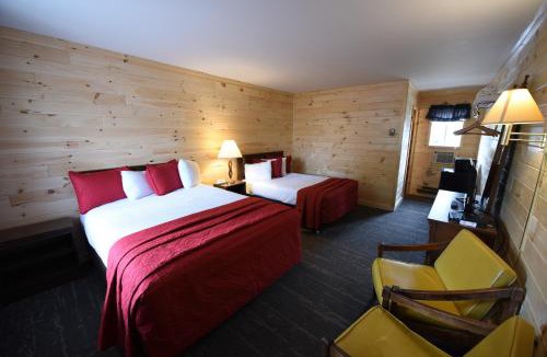 Mackinaw City Hotel | Apple Blossom Boutique