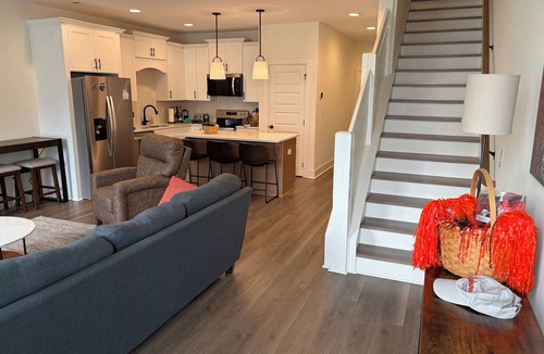 Auburn House | Auburn Getaway Home- Close to Campus! Sleeps 8, Family-Friendly.