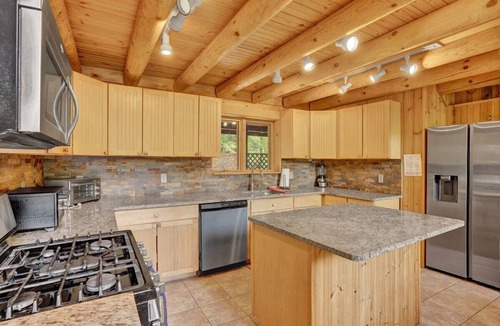 Briar Crest Woods Cabin | Authentic Pocono Log Cabin | Hot Tub | Lake Access