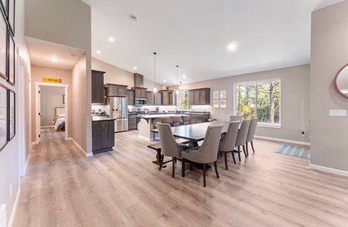Bandon House | Bandon's Trail House, 2 minutes to Bandon Dunes Golf Resort, Hot Tub, Fire Pit