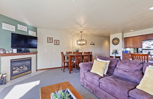 Lincoln City Condo | Bayfront Lincoln City Condo Beach Access & Walk to Dining