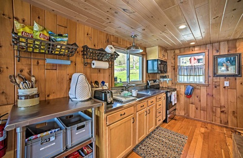 Milford Cottage | BBQ Ready: Lakeside Milford Home w/Paddleboat