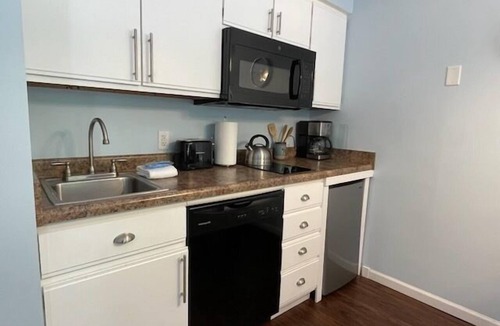 Acme Condo | Beach, Boat Rentals, Near Horse Shows! RIverside Shores