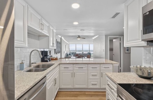 Northeast Virginia Beach Condo | Beachfront Condo/Pool/Surfing/Fishing/EW 205