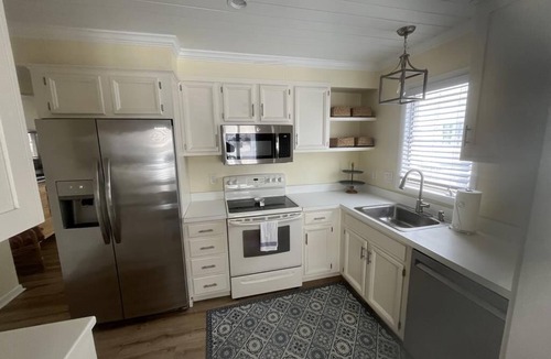 Townsend's Inlet Condo | Beautiful 4 Bedroom Townsends Inlet Home with Bay Views!