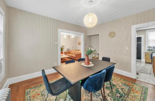 Springfield House | Beautiful 4BR 2 Bathroom House with Parking