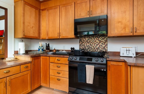 Wallingford House | Beautiful Craftsman with Off-street parking, EV charger, Yard + Dogs OK!