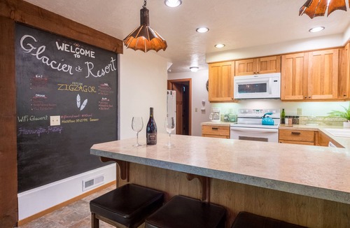 Rhododendron Cabin | Beautiful mountain cabin, close to the river!