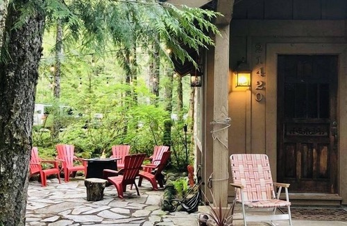 Rhododendron Cabin | Beautiful mountain cabin, close to the river!
