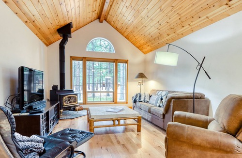Sisters House | Beautiful Tollgate getaway with private hot tub, shared pool & tennis
