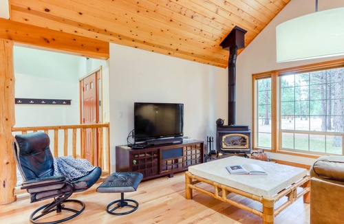 Sisters House | Beautiful Tollgate getaway with private hot tub, shared pool & tennis