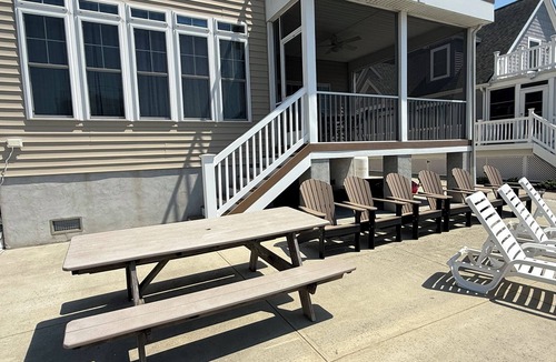 Selbyville House | Beautiful Waterfront 5 Bedroom 3.5 bath, 2 Master Suites, Boat Dock, Pool, Kayak