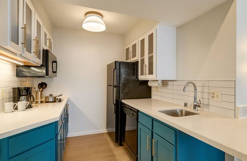 Sunnyvale Hotel | Best Place to Unwind! 3 Relaxing 2BR Suites, Pool Access, Steps from Golf Area!