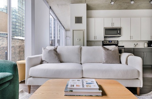 Downtown Chicago Apartment | Blueground | Chicago Loop, rooftop, nr Millennium Park